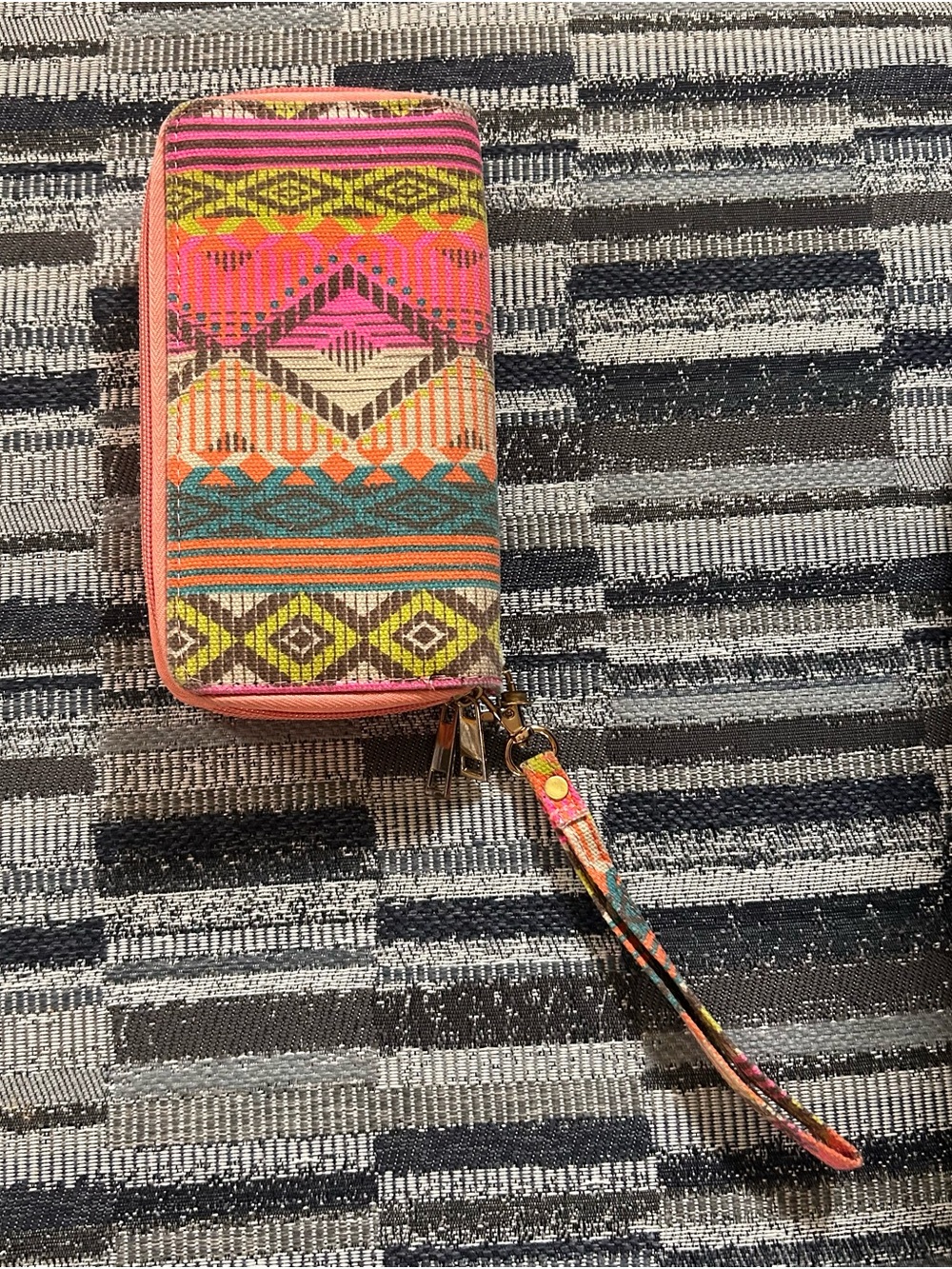 Multicolor Aztec Print Wristlet Wallet - Pink Accent